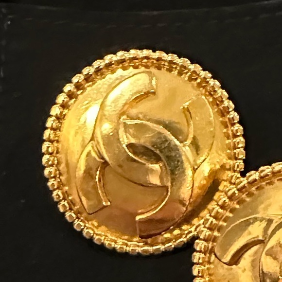 CHANEL COCO MARK CLIP ON BUTTON EARRINGS - Picture 4 of 5